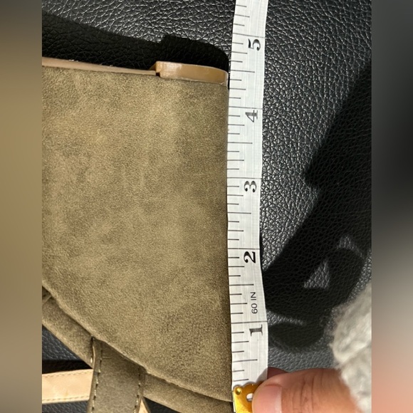 GUESS Womens Olive Green Tall Wedge Suede Espadrilles - Size 61/2 like new - Picture 13 of 13